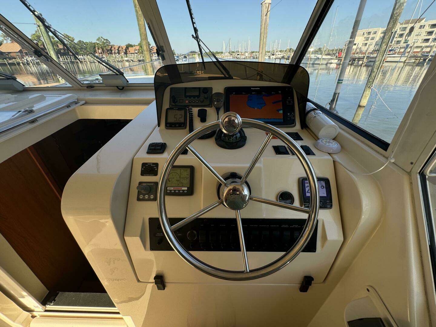 2008 Mainship 34 Pilot Hardtop - Image 29