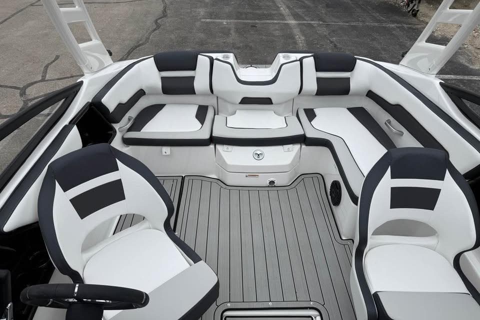 2026 Yamaha Boats 195S interior with sleek seating and modern design.