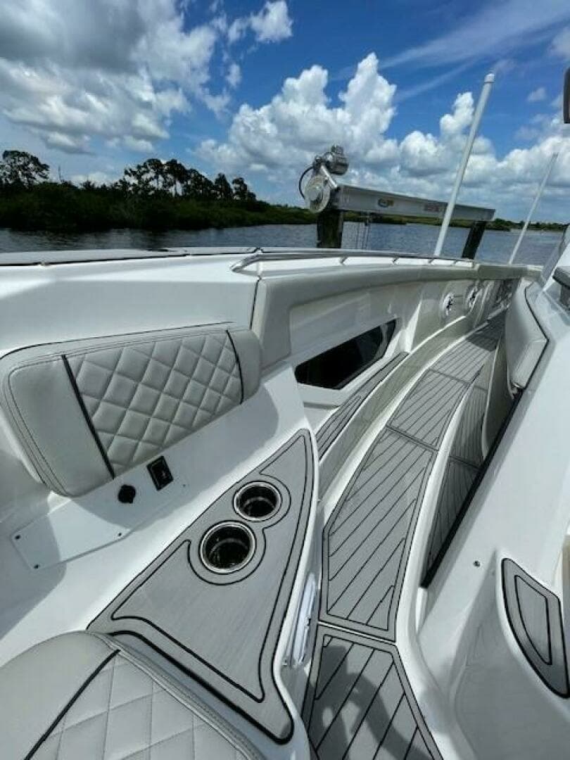 2023 Pursuit 378 Sport - Image 7