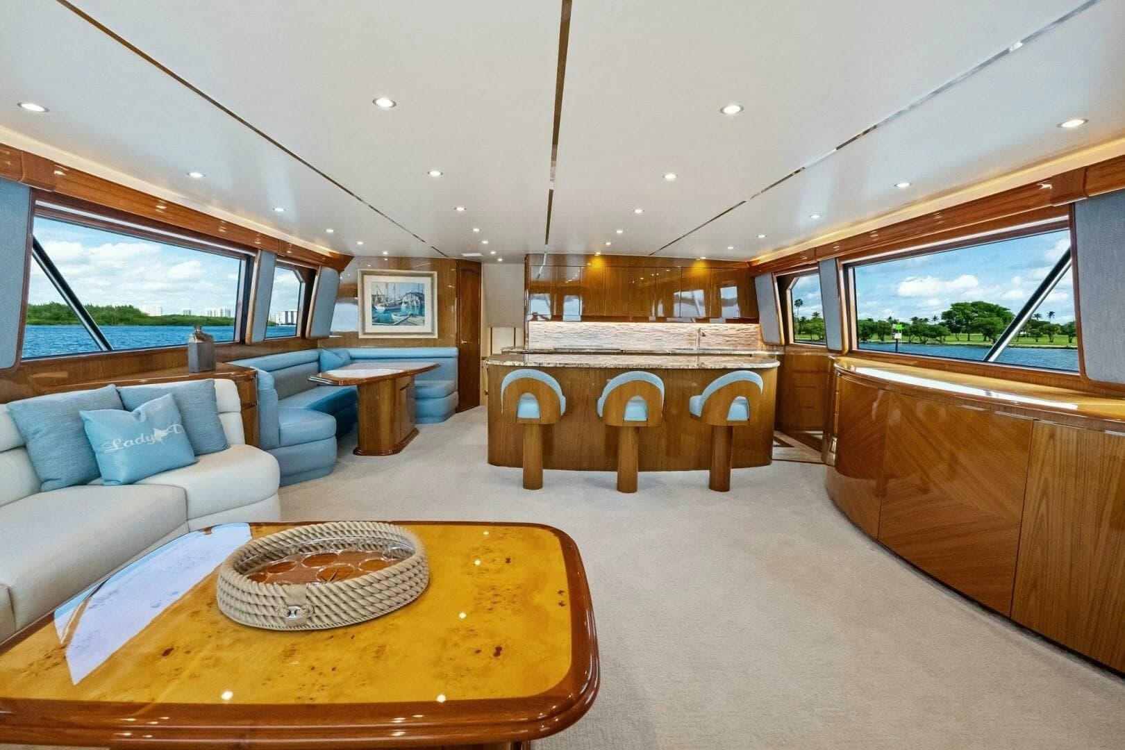 2012 Viking 82 Convertible - Image 8