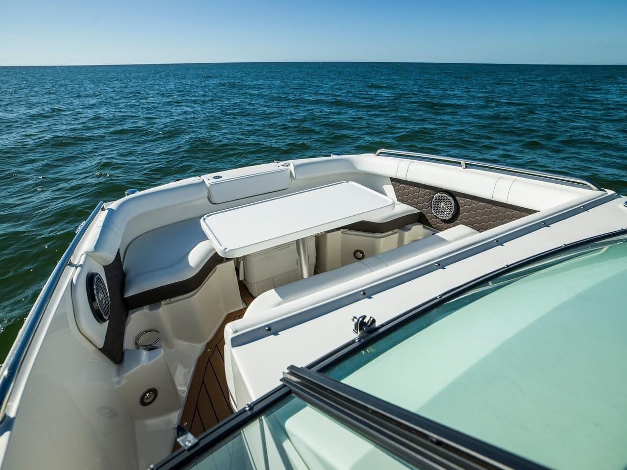 2023-Sea-Ray-SDX-250-OB-MarineMax