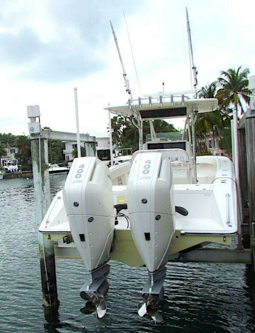 2005 Venture 34 - Image 15