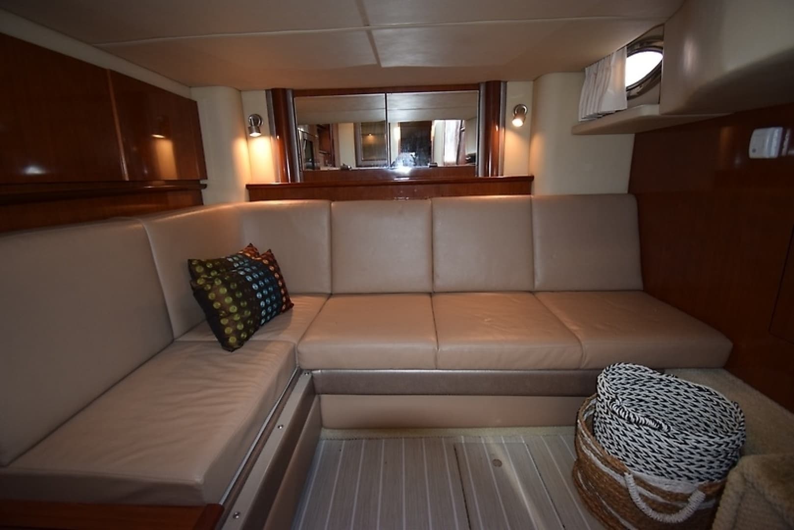 2004 Sea Ray 390 Sundancer - Image 28
