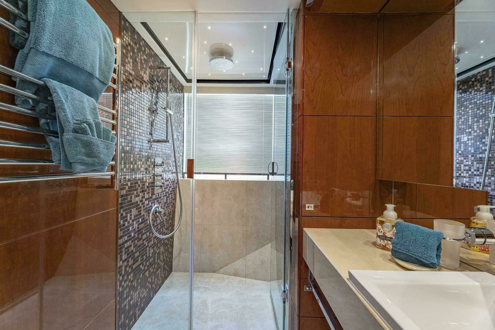 2012 Princess 32M - Image 37