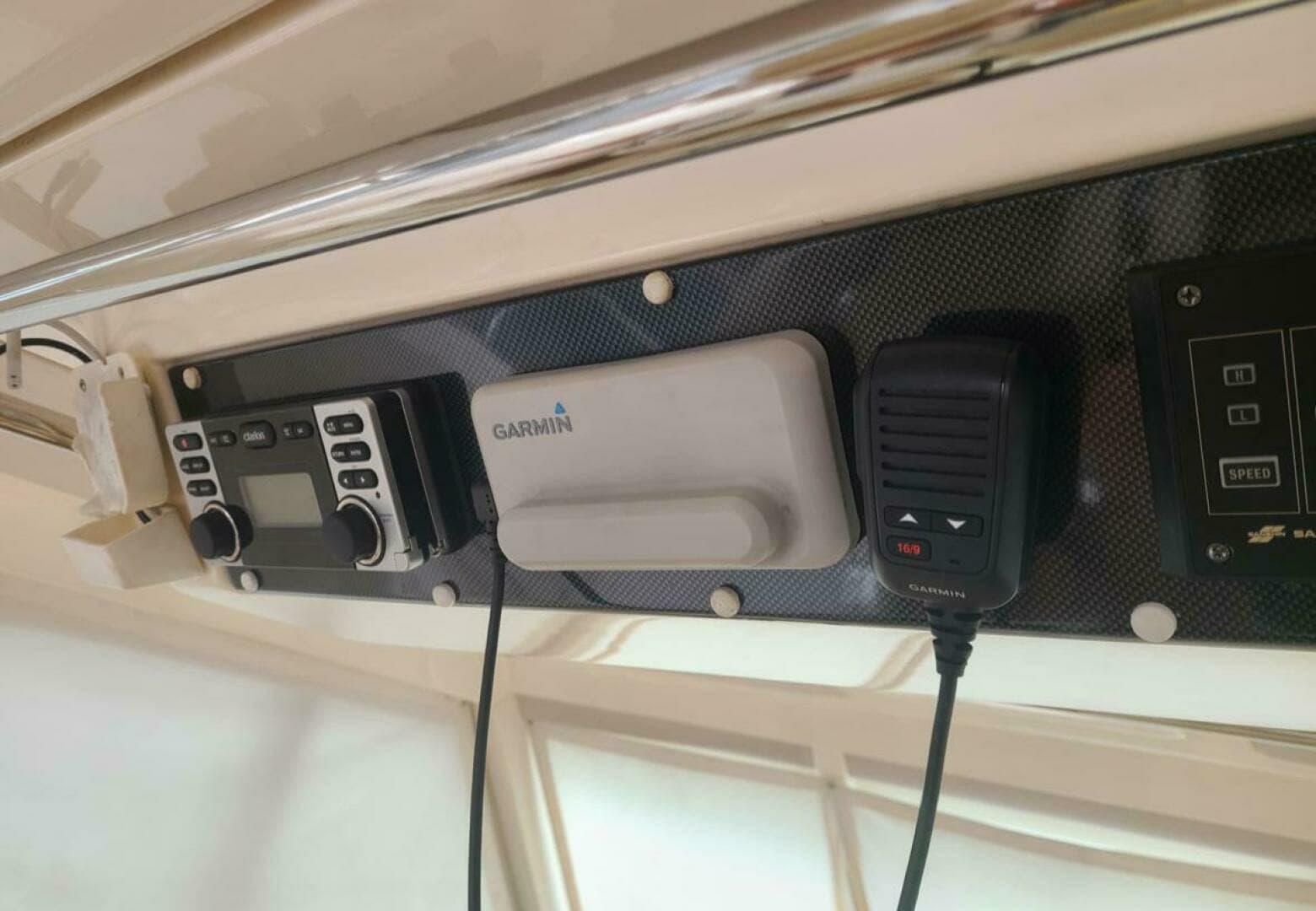 2009 Riviera 47 Enclosed Flybridge Series II - Image 6