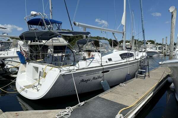2010 Beneteau Oceanis 43