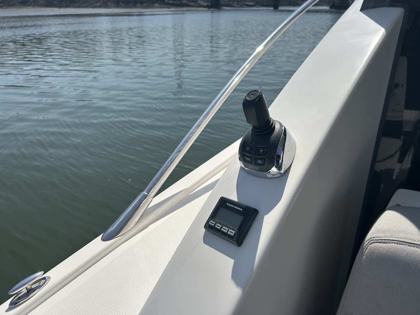 2016 Tiara Yachts C44 Coupe - Image 11