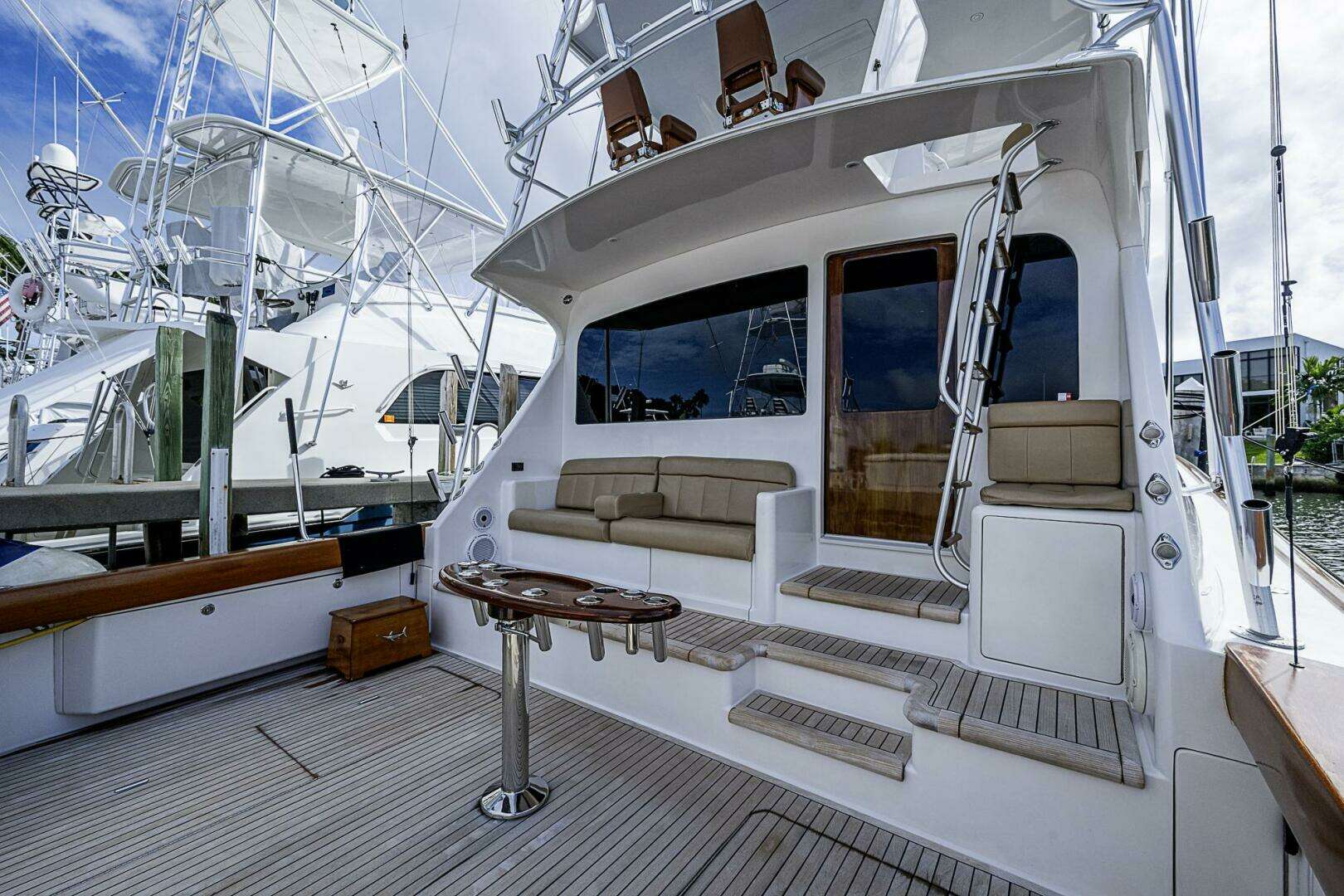 2007 Viking 64 Convertible - Image 37