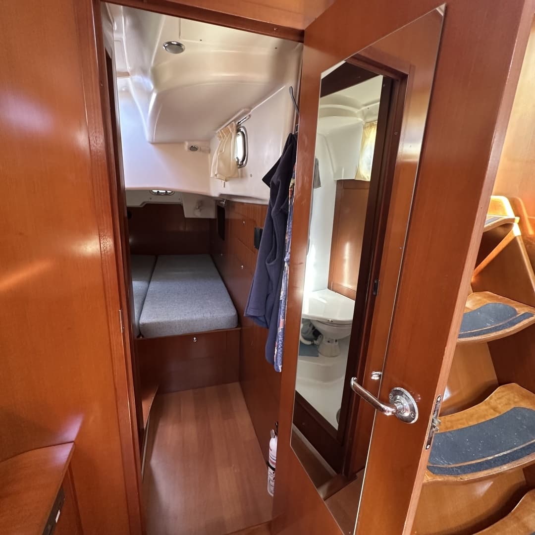 2006 Beneteau 523 - Image 31