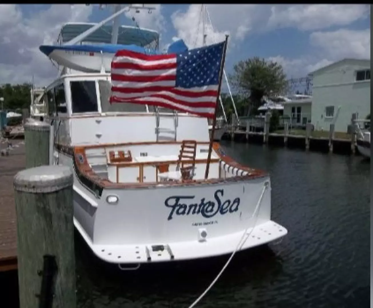 1965 Burger Cockpit Flybridge Motor Yacht - Image 4