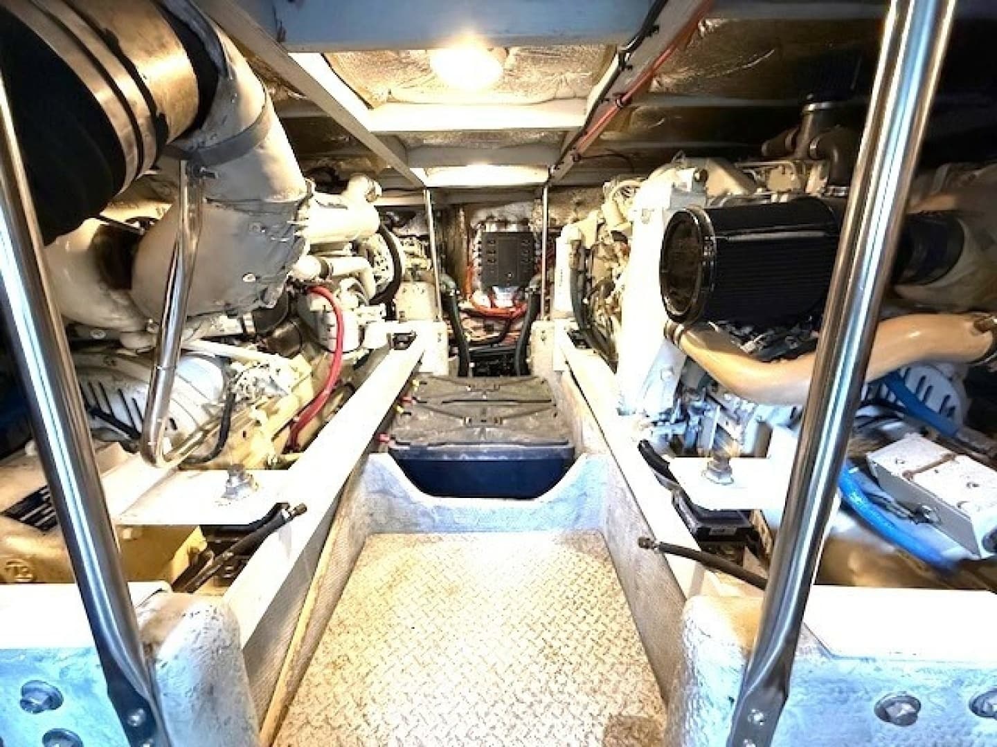 2001 Silverton 42 Convertible - Image 64