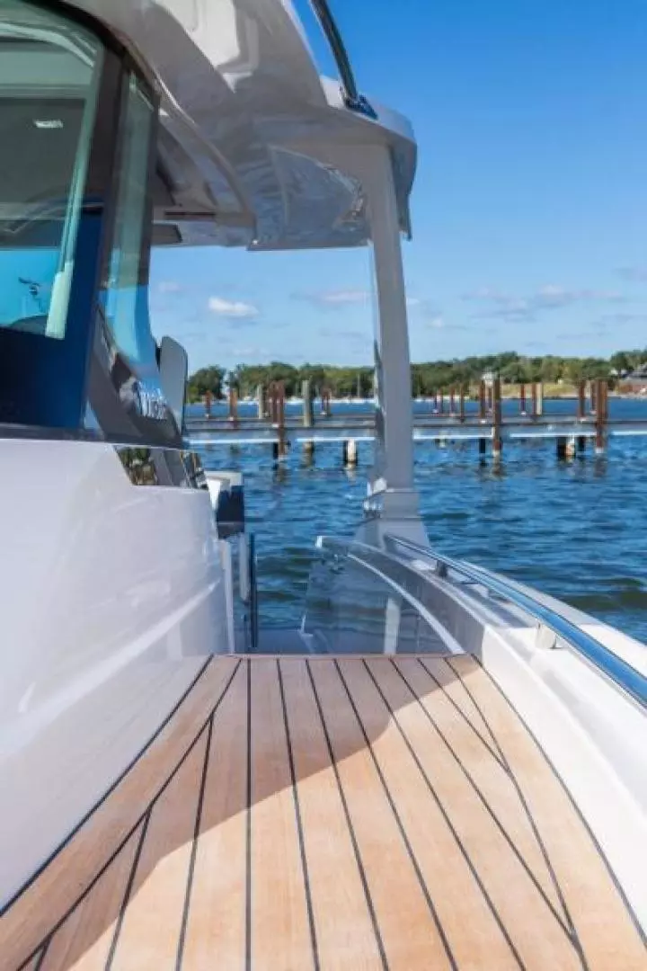 2021 Tiara Sport 38LS - Image 19