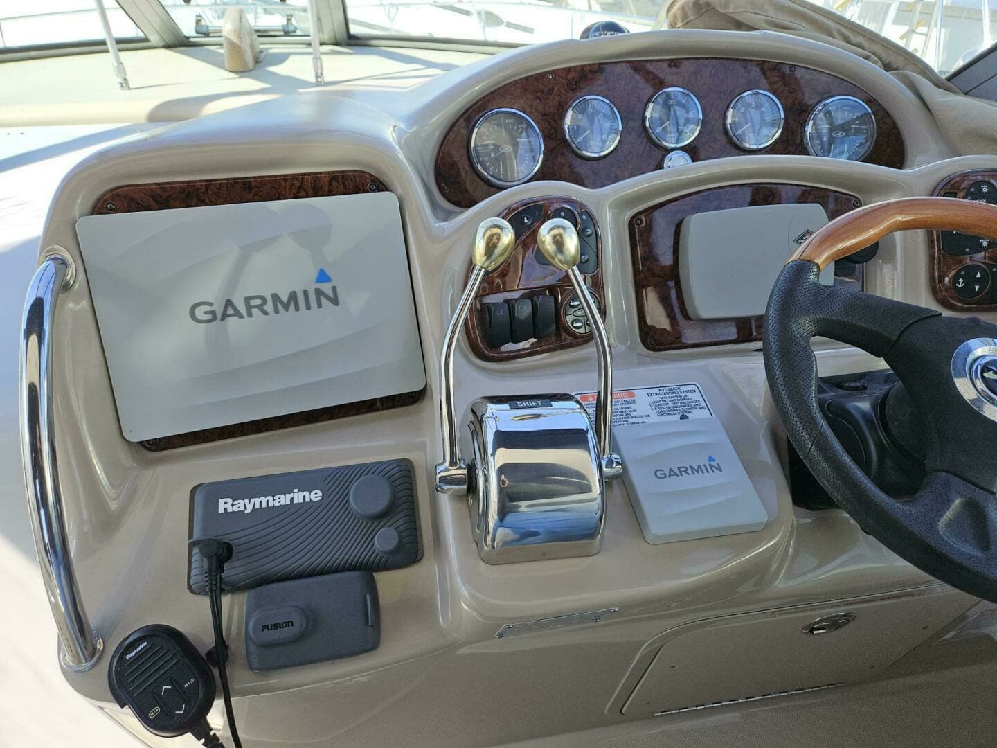 2004 Sea Ray 320 - Image 7