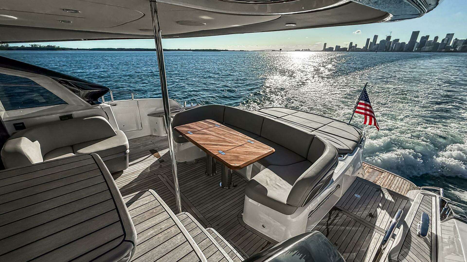 2026 Princess S65 Sportbridge - Image 17