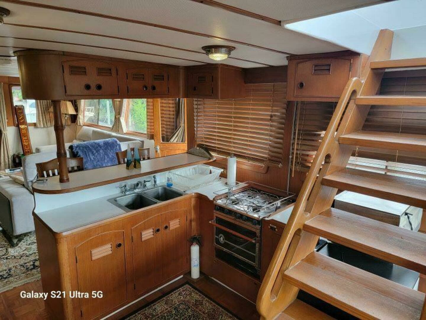 1987 Marine Trader Wide Body - Image 63