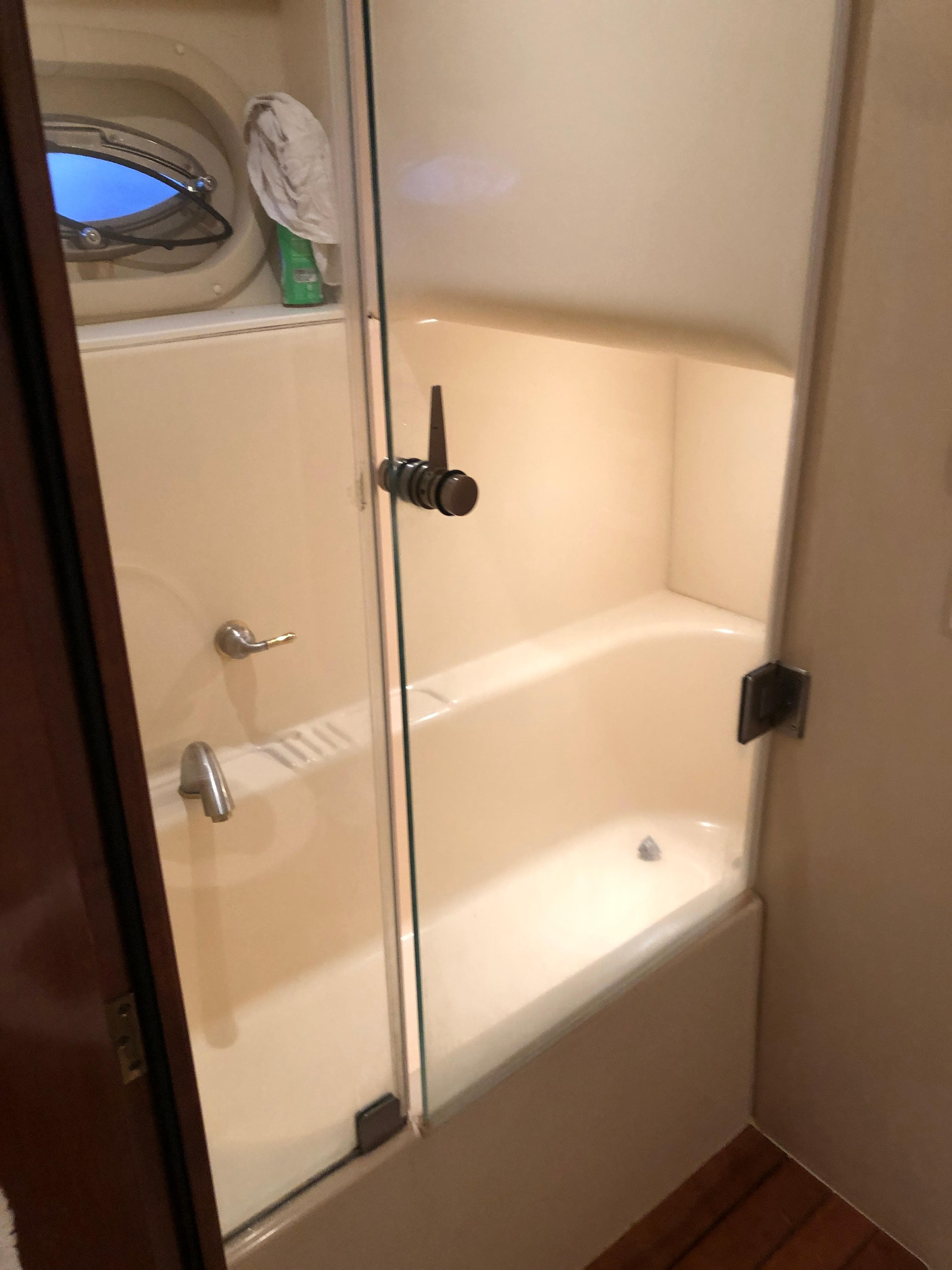 2007 Meridian 580 Pilothouse - 110