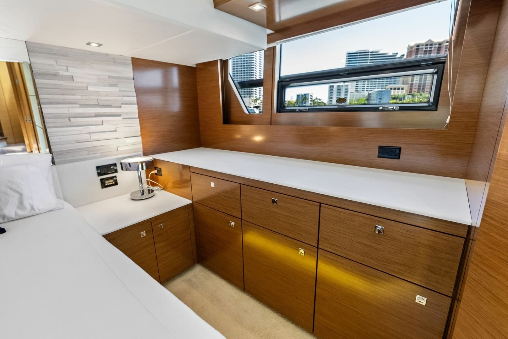 2019 Cruisers Yachts 54 Cantius - Image 49