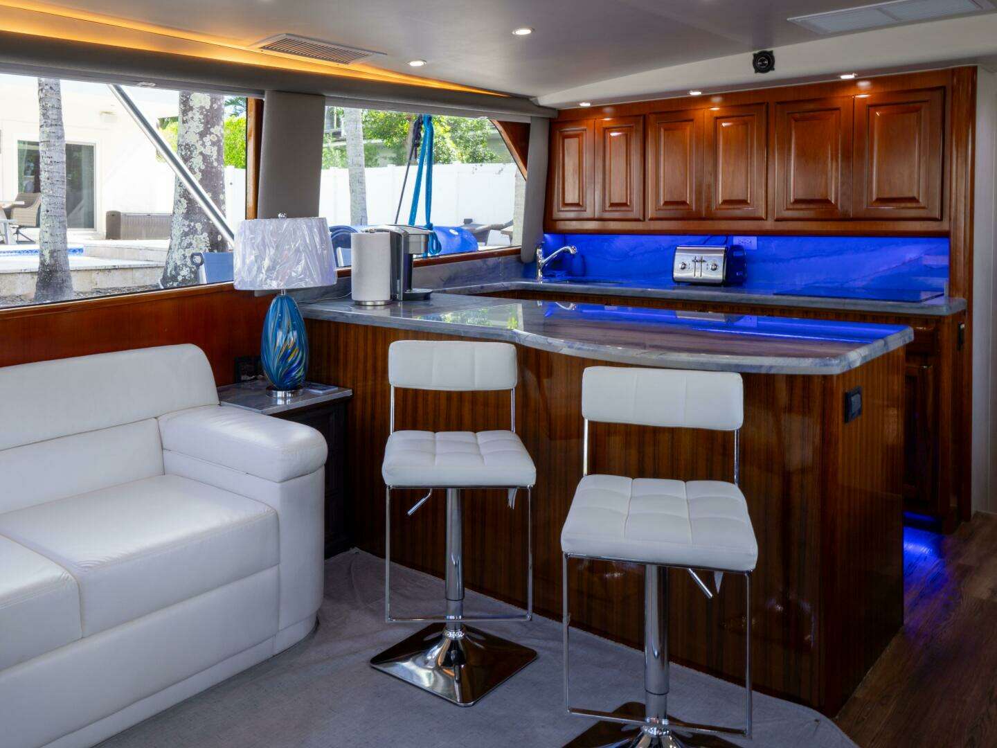 1998 Viking 58 Convertible - Image 21