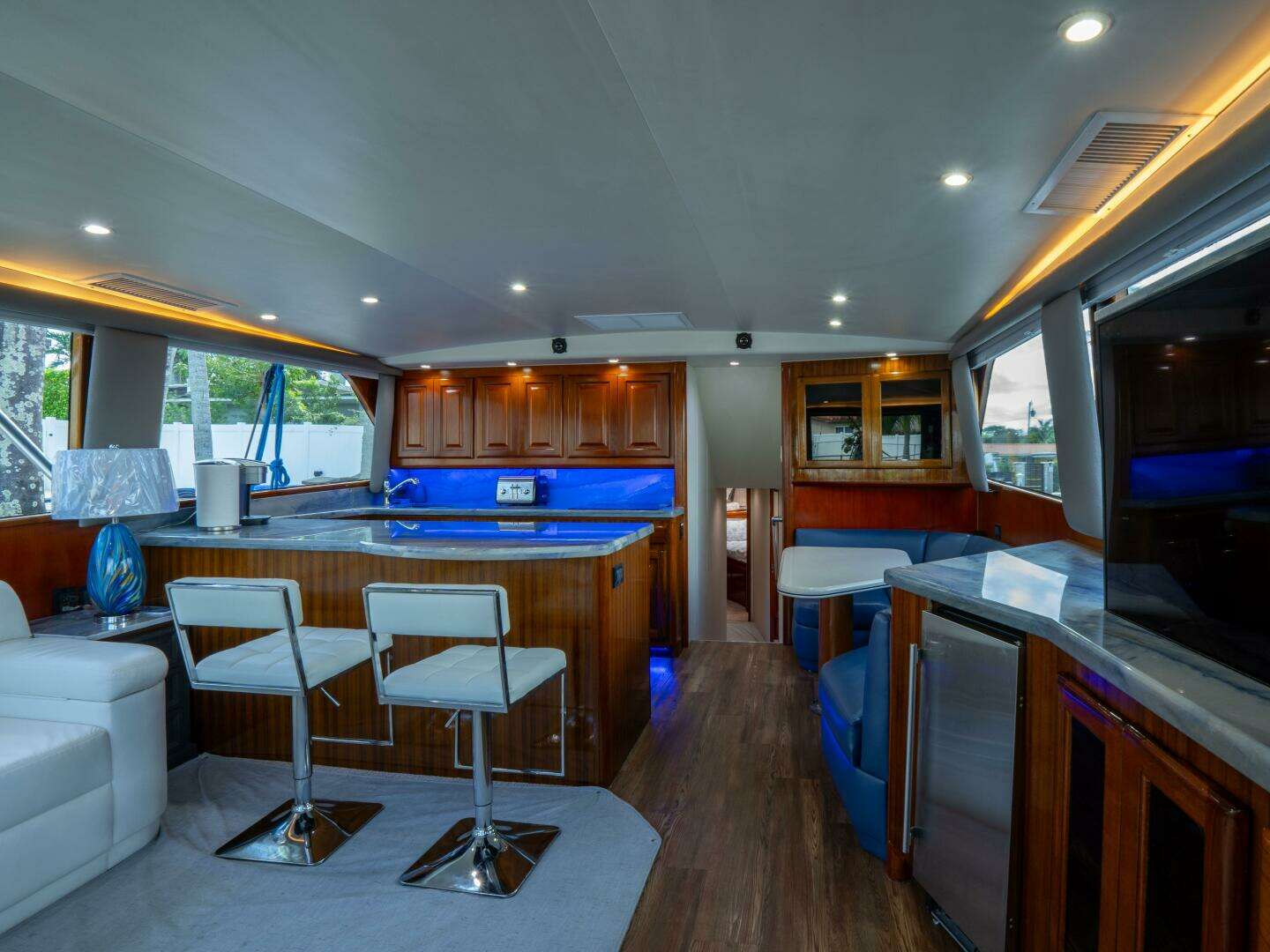1998 Viking 58 Convertible - Image 20