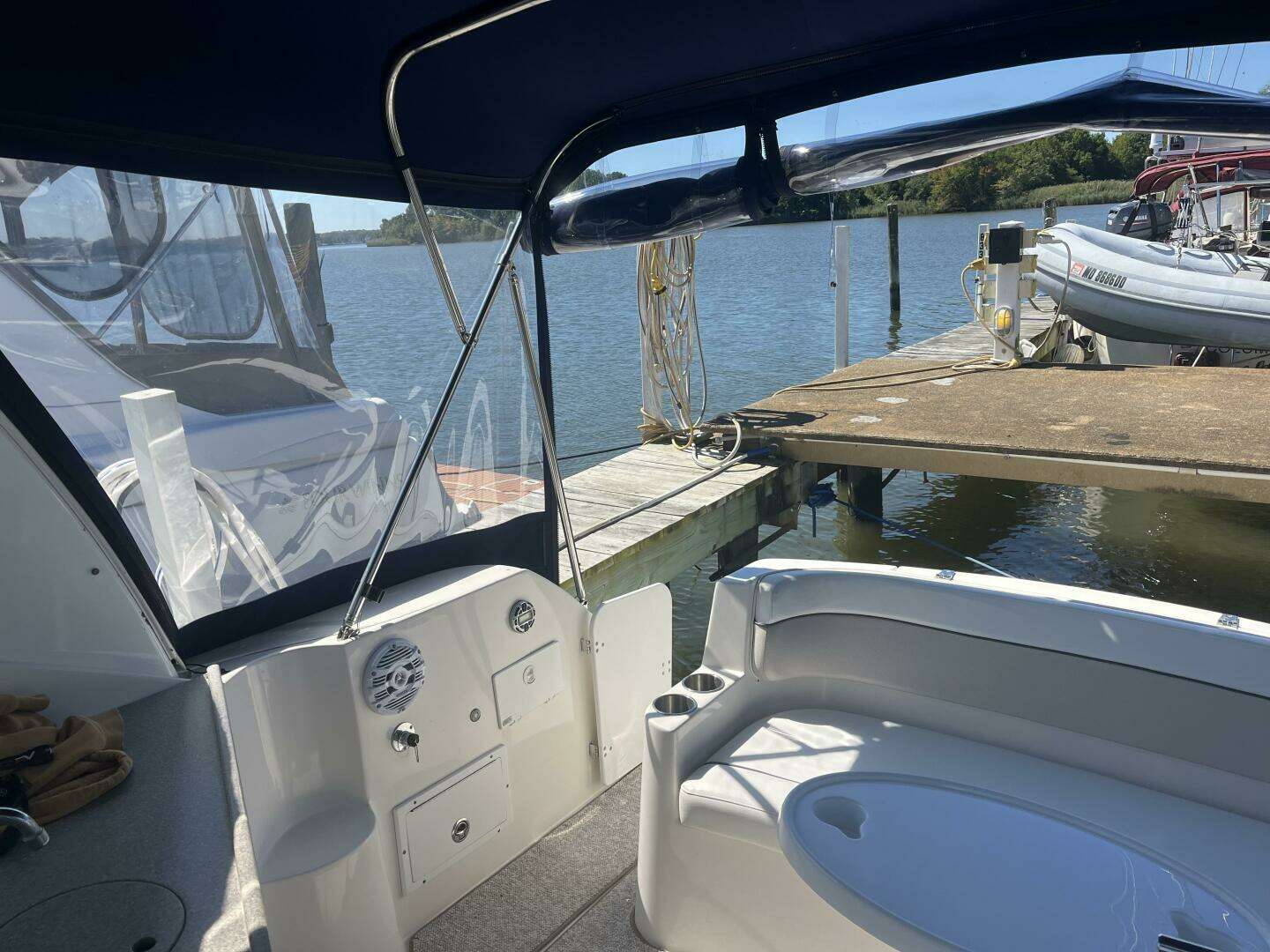 2007 Rinker 320 Express - Image 17