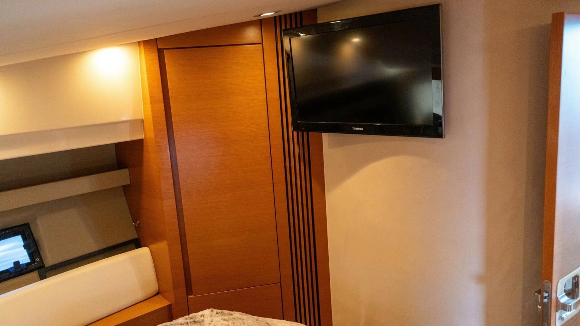 2013 Azimut 40 Flybridge - Image 42