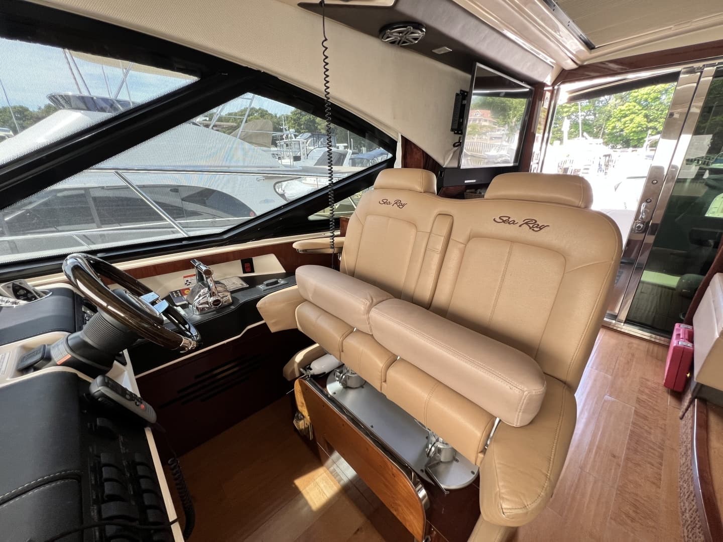 2013 Sea Ray 510 Sundancer - Image 16