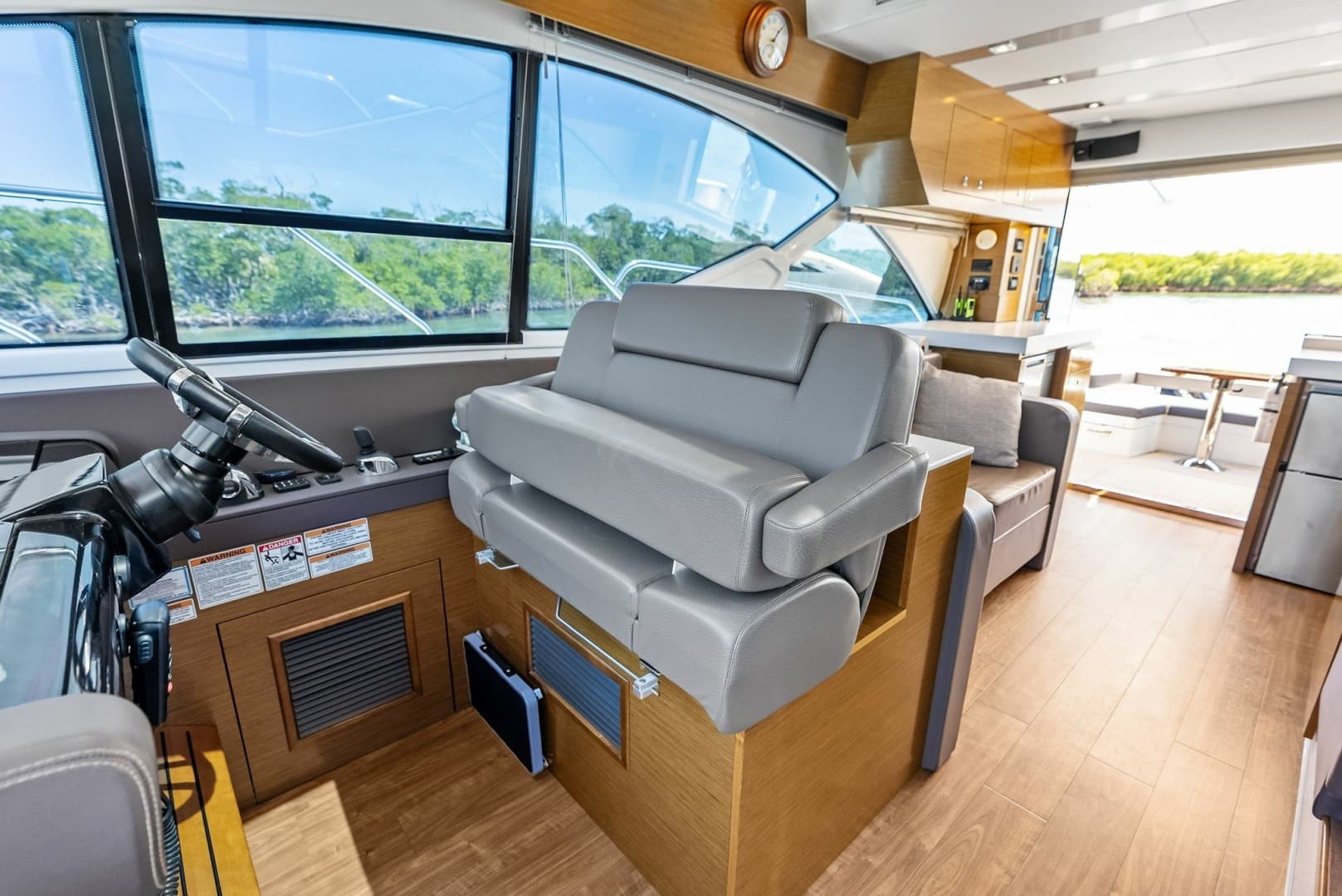 2019 Cruisers Yachts 54 Cantius - Image 39