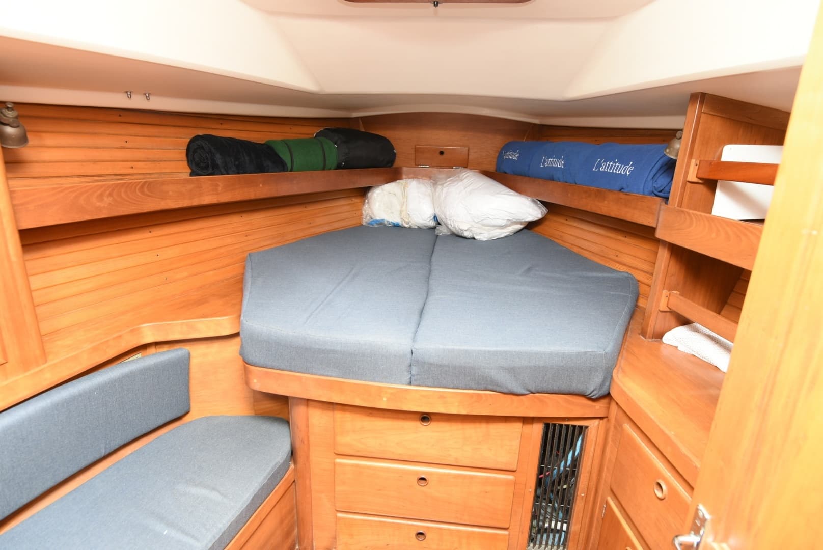 1996 Sabre 402 - Image 30