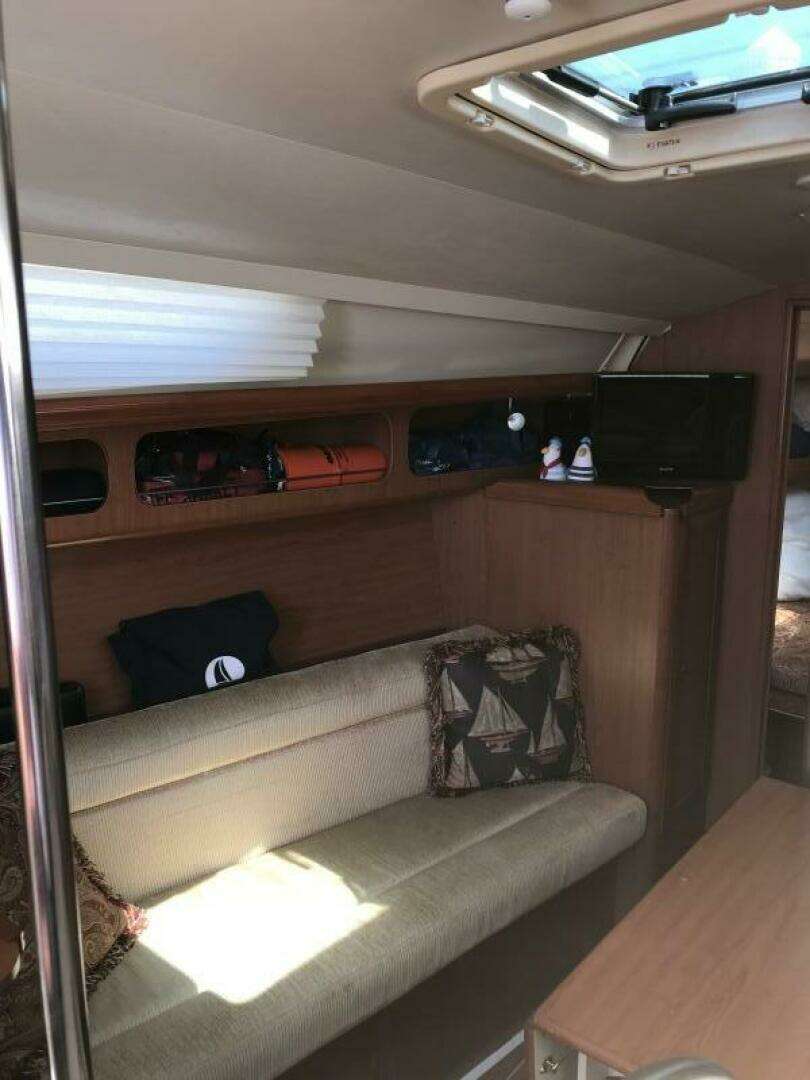 2009 Hunter — - Image 23