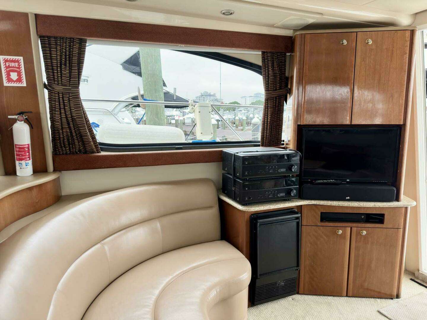 2007 Meridian 411 Sedan - Image 14
