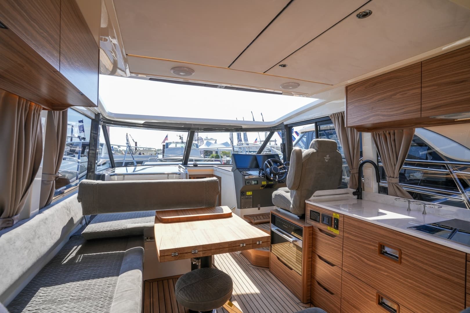 2026 Marex 390 - Image 9