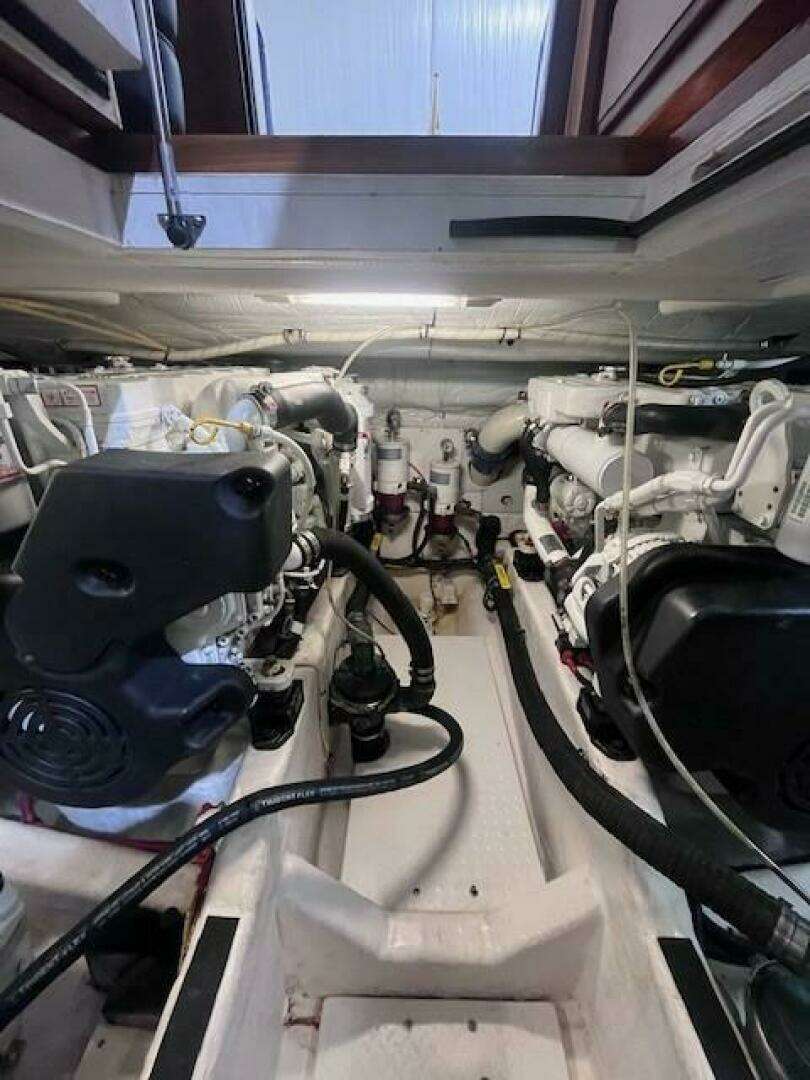 2011 Sabre 40 Sedan - Image 15