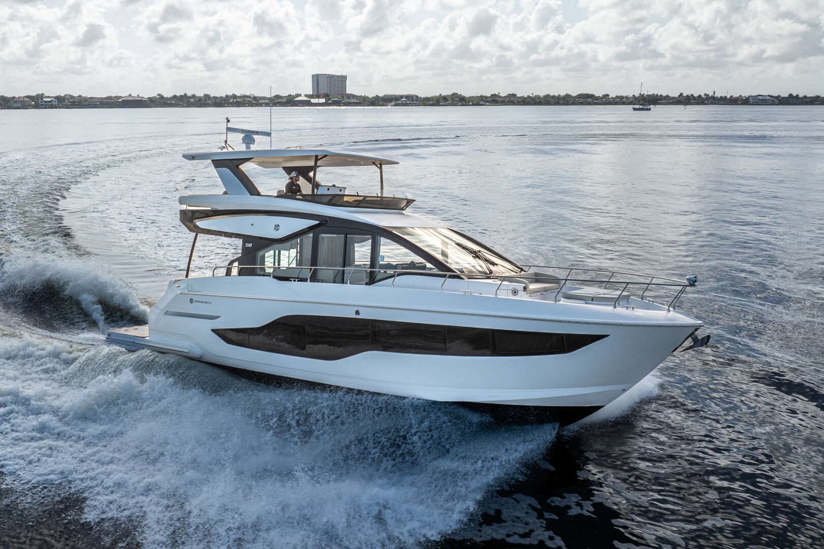 2026 Cruisers Yachts 50 FLY - Image 6