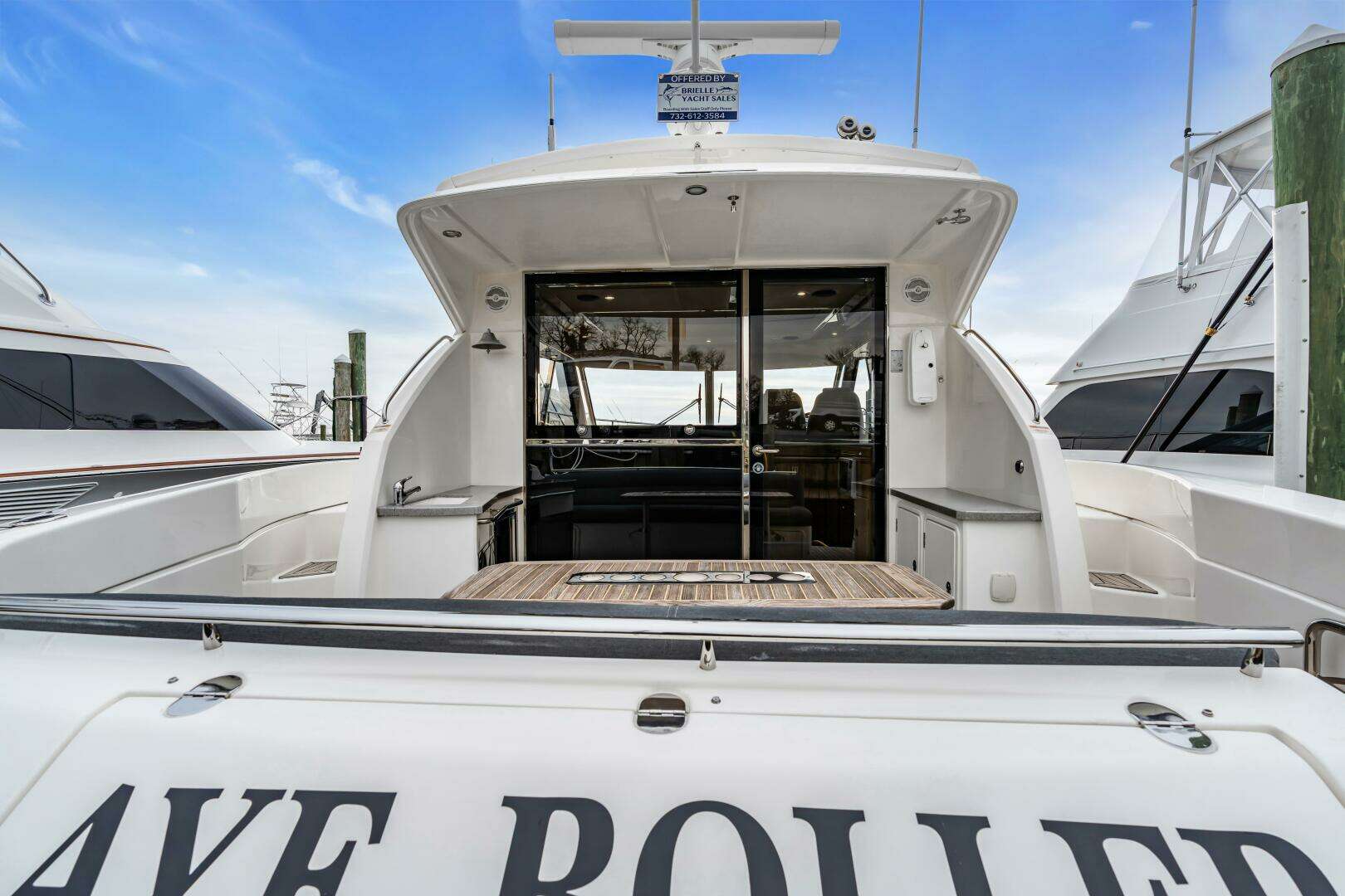 2014 Riviera 44 Sport Yacht - Image 24