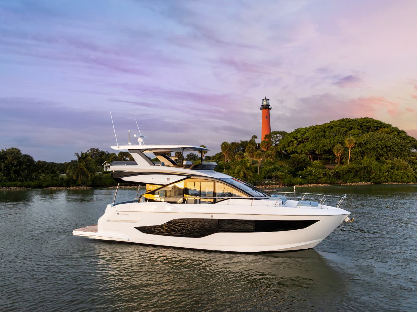 2026 Cruisers Yachts 50 FLY - Image 4