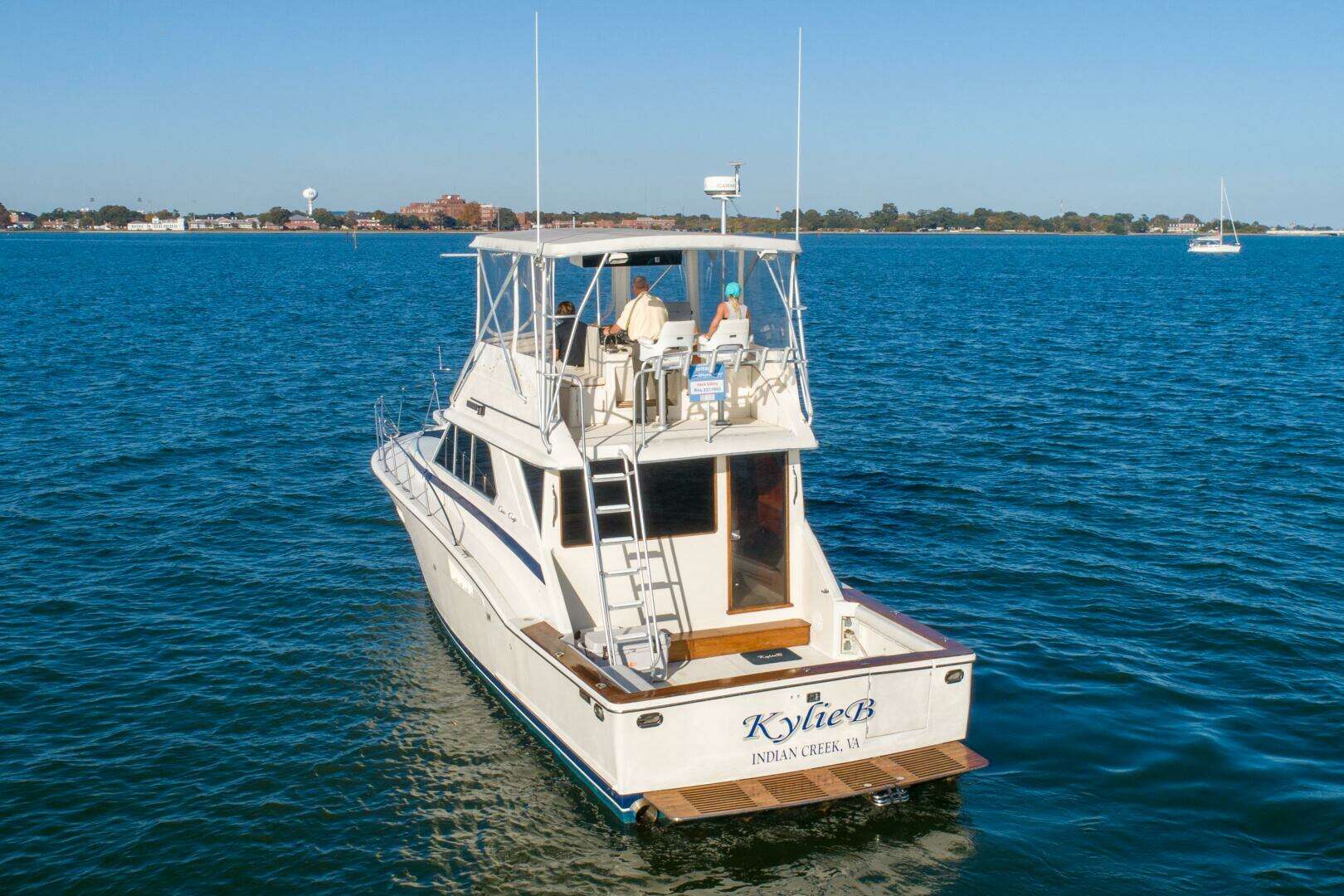 1986 Chris-Craft Commander 422 - Image 23