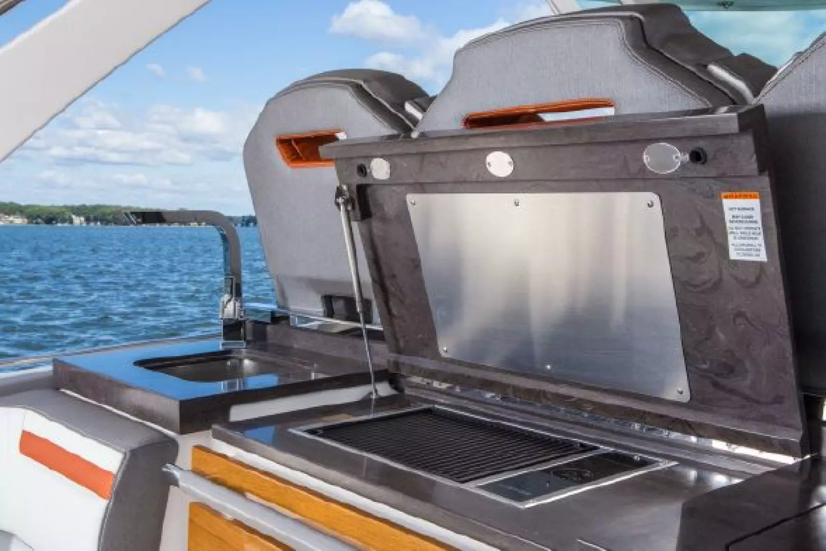 2021 Tiara Sport 38LS - Image 10