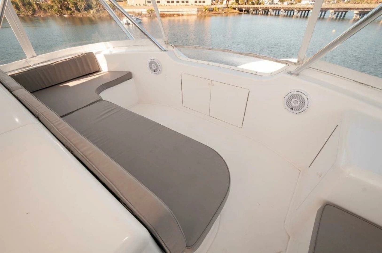 2001 Viking 61 Convertible - Image 35