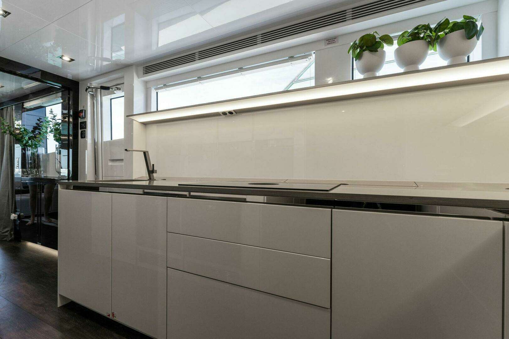2023 Pearl 95 - Image 32