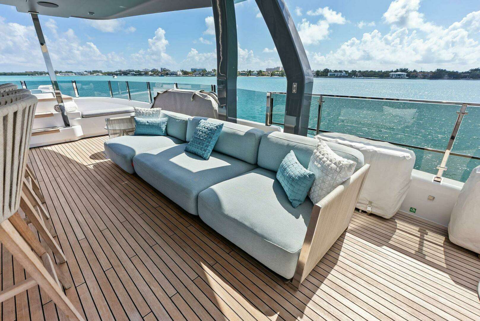2023 Custom Line 33 Navetta - Image 8