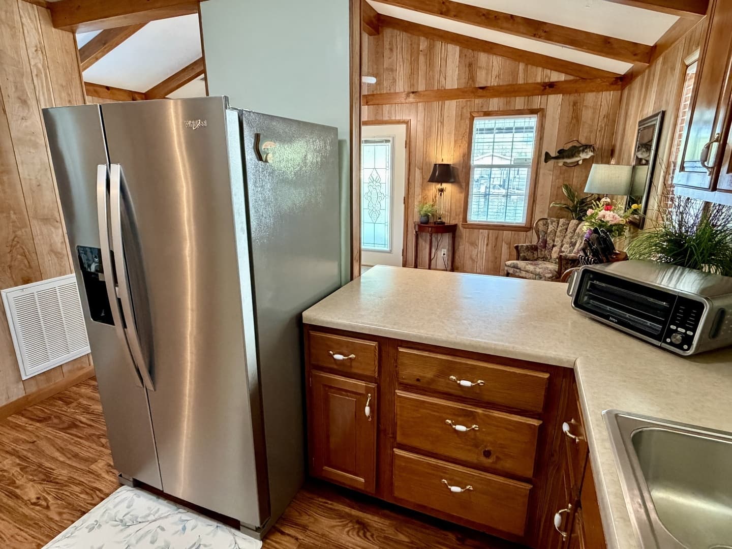 2002 Custom 20 x 53 Floating Cabin - Approx 999/sqft - Image 39