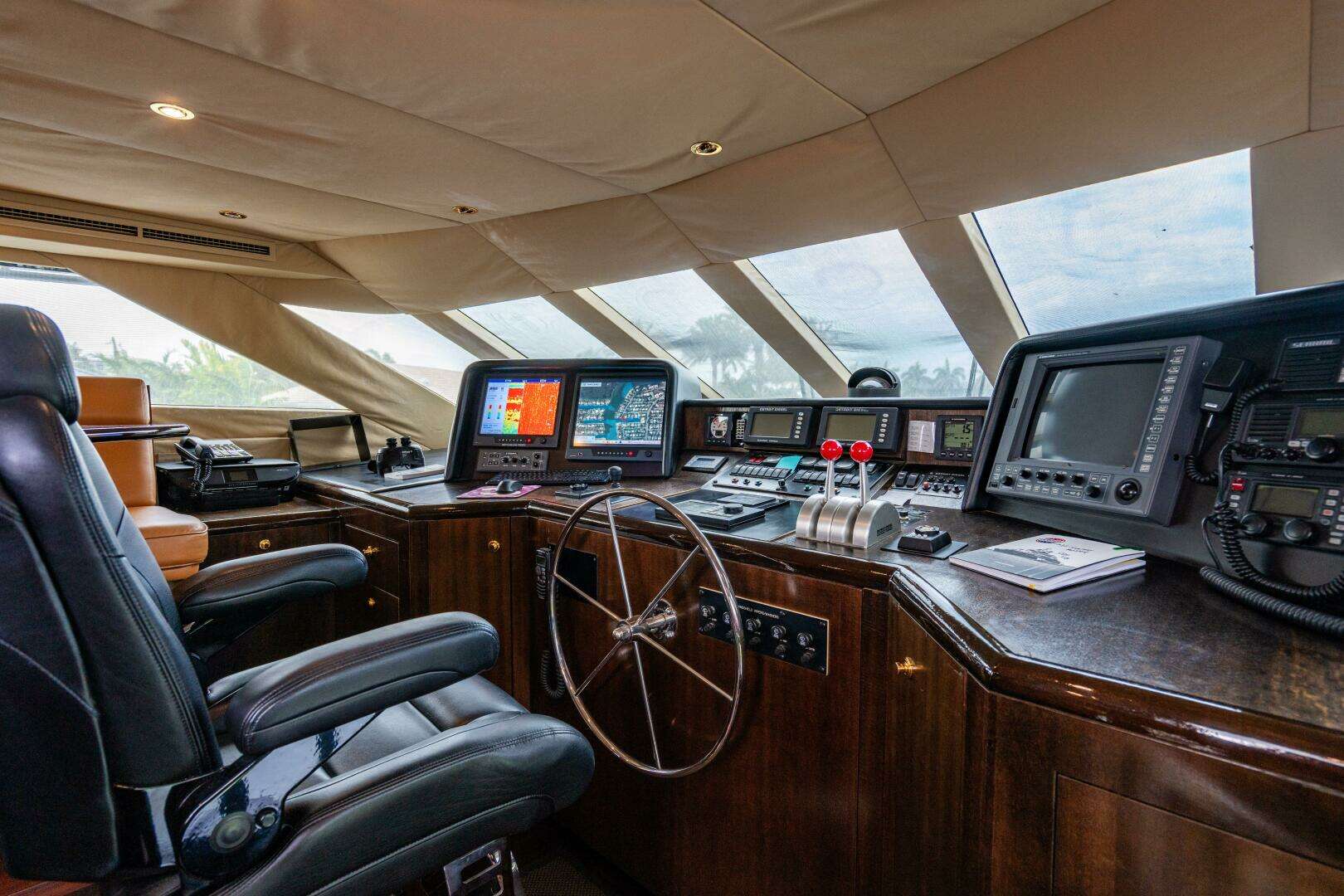 2001 Hatteras 100 Motor Yacht - Image 95