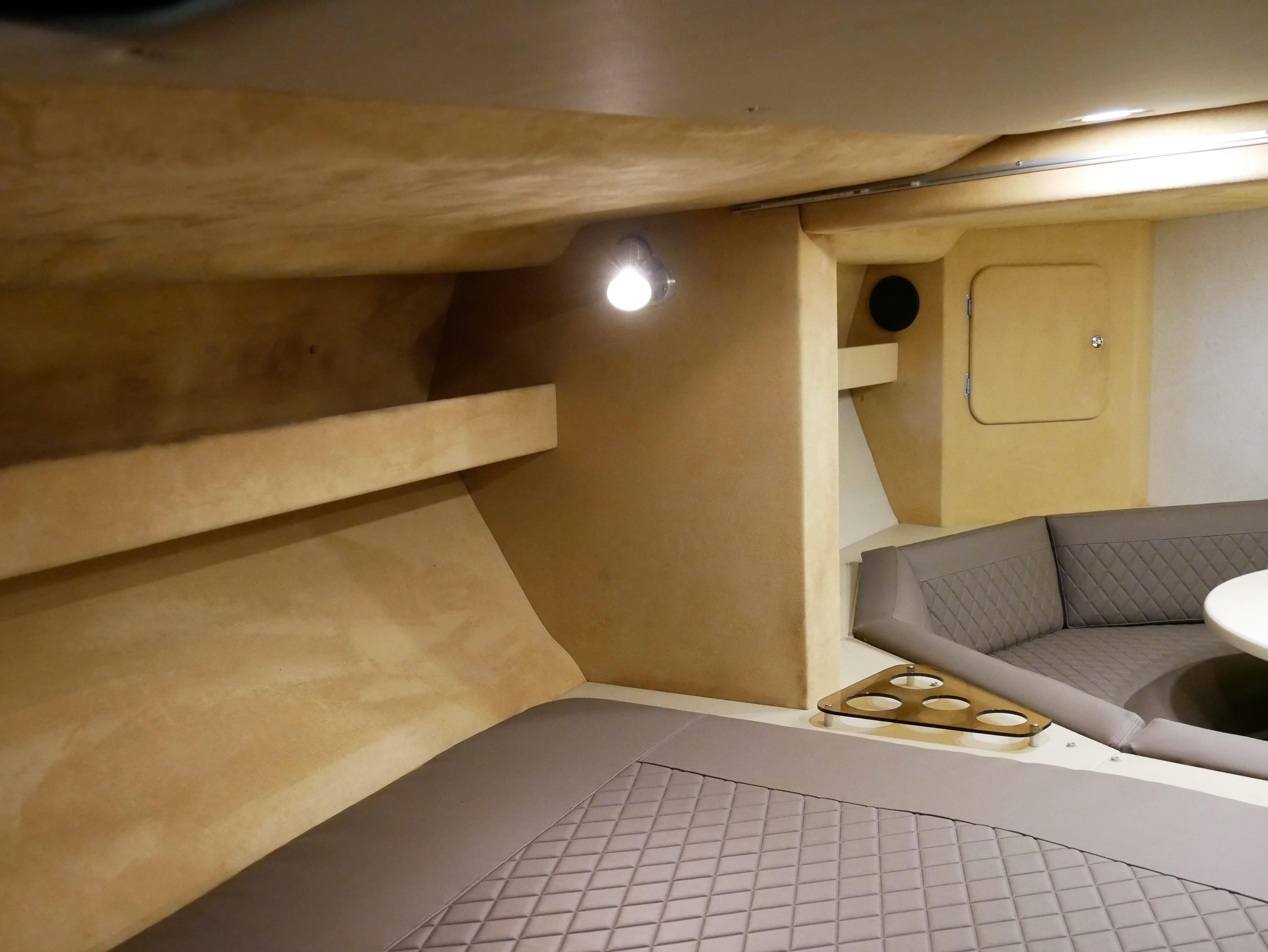 1991 Sunseeker Thunderhawk 43 - 51