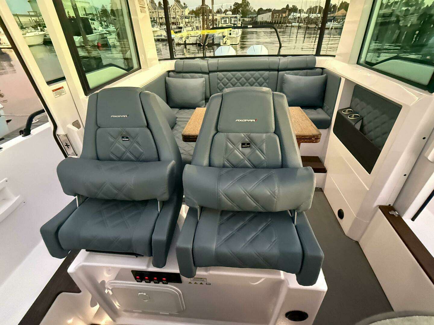 2022 Axopar 37 XC Cross Cabin - Image 30