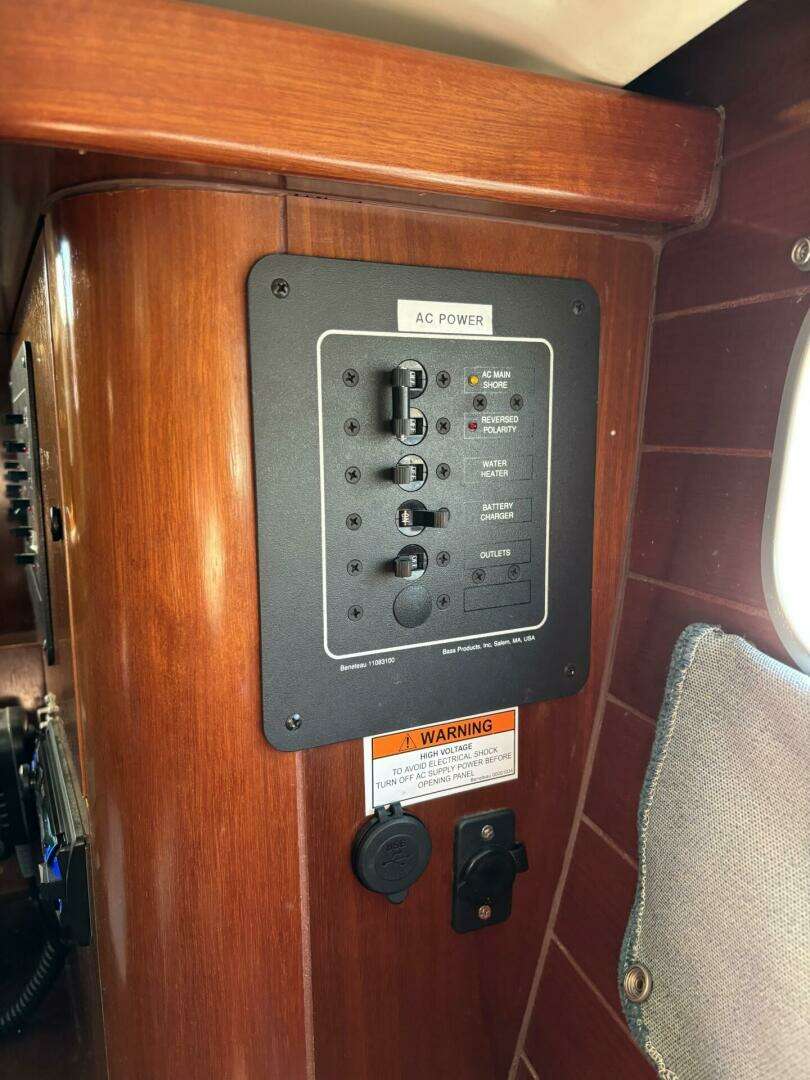 1997 Beneteau Oceanis 351 - Image 30