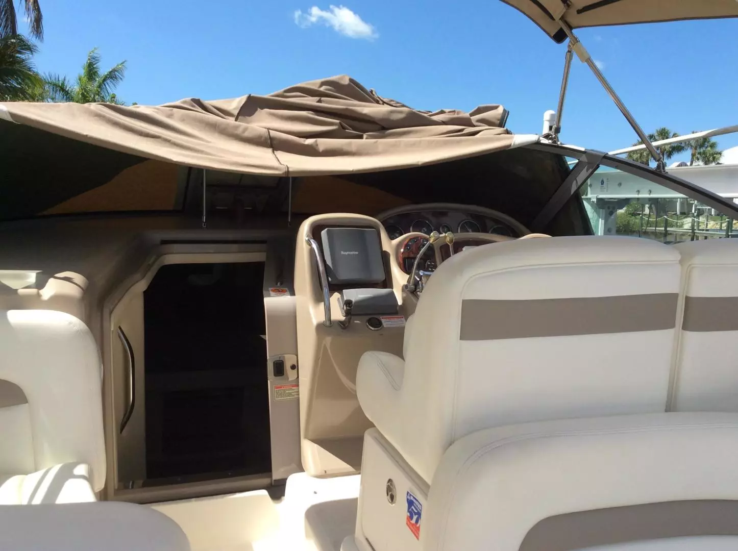 2003 Sea Ray 320 - Image 4