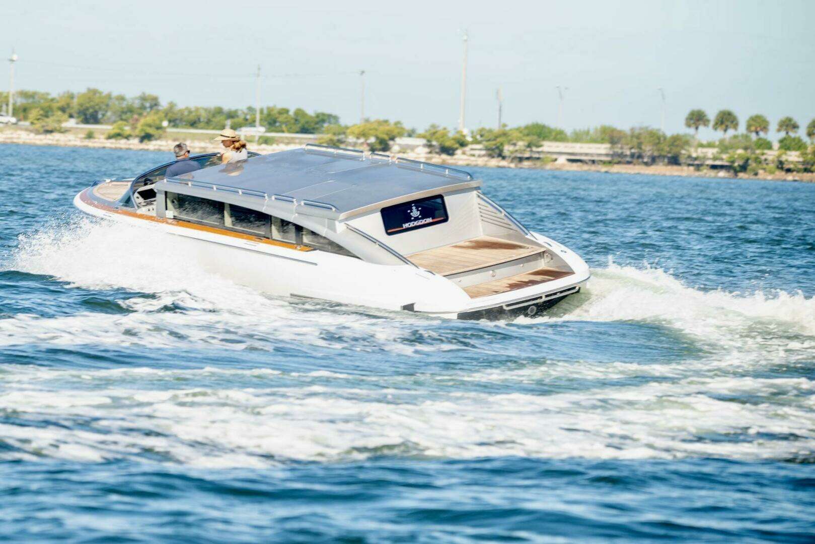 2016 Hodgdon Yachts Venetian Limo - Image 2