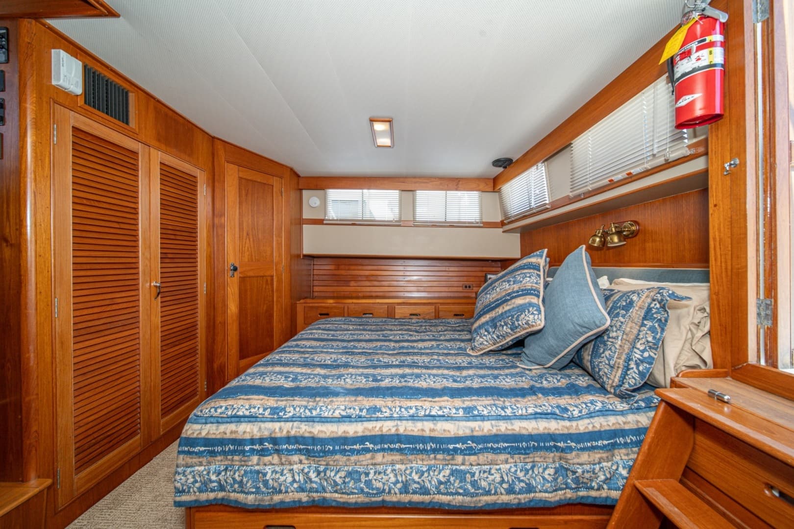 1987 Grand Banks 47 motoryacht - Image 58