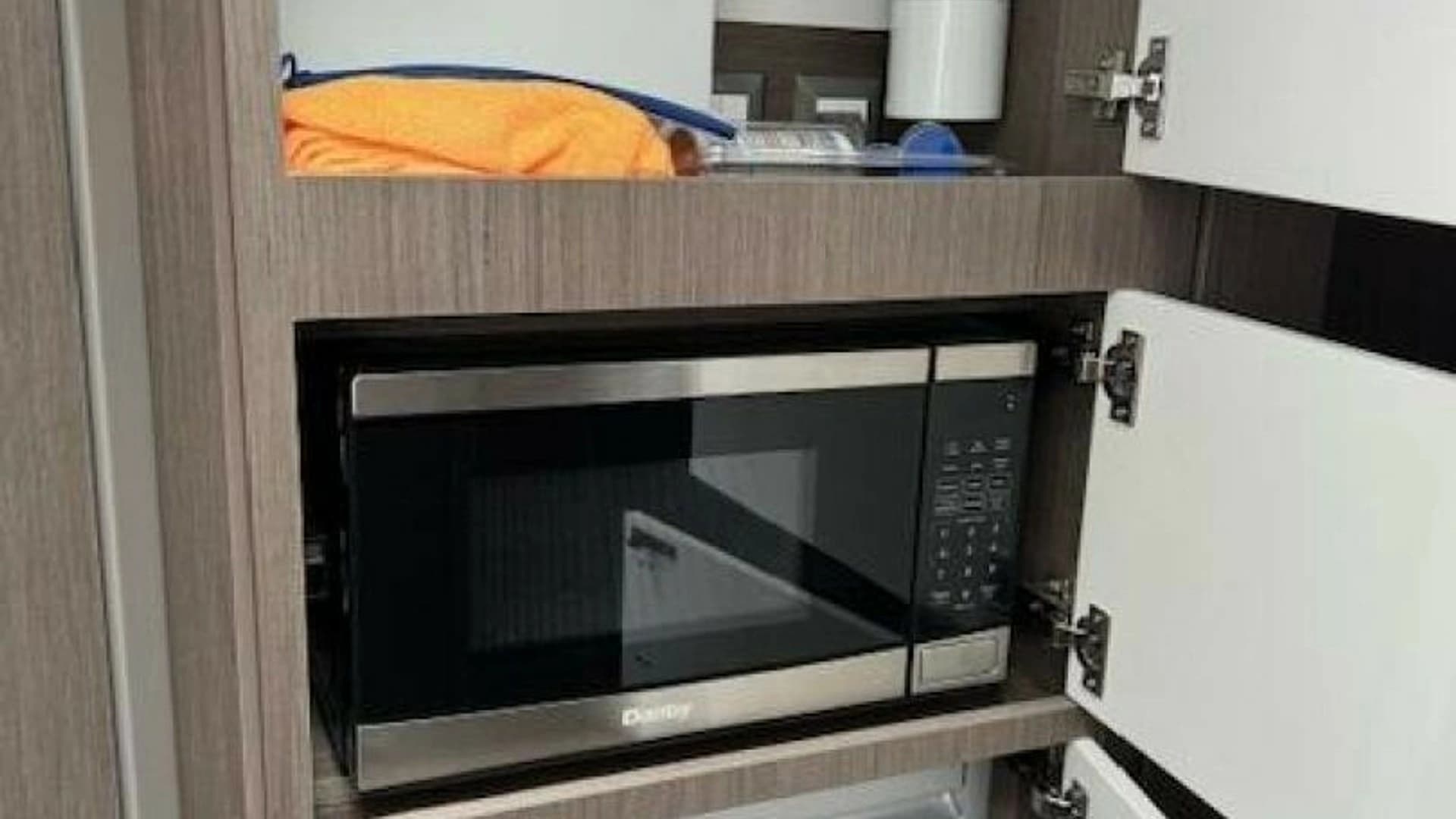 2022 Beneteau 32 Gran Turismo - Image 18