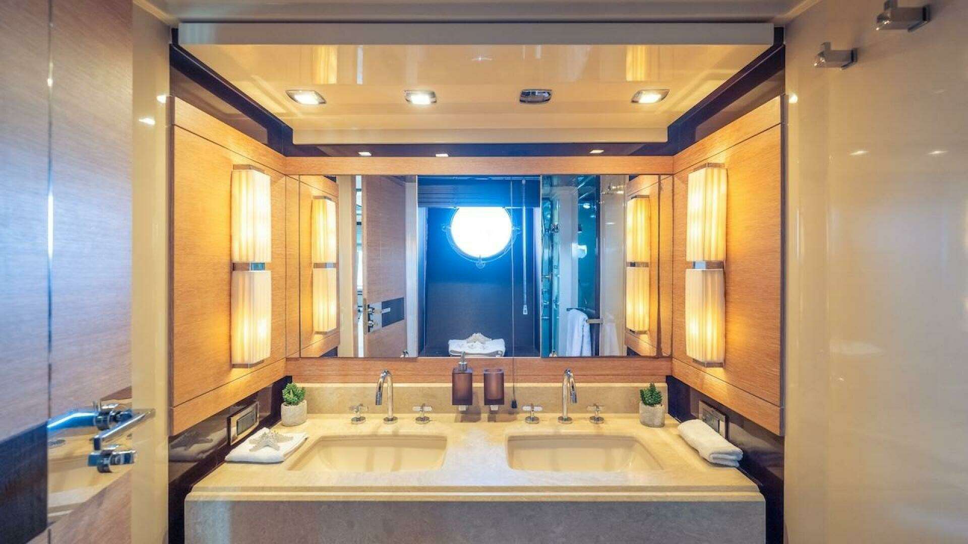 2012 Azimut Evolution - Image 48